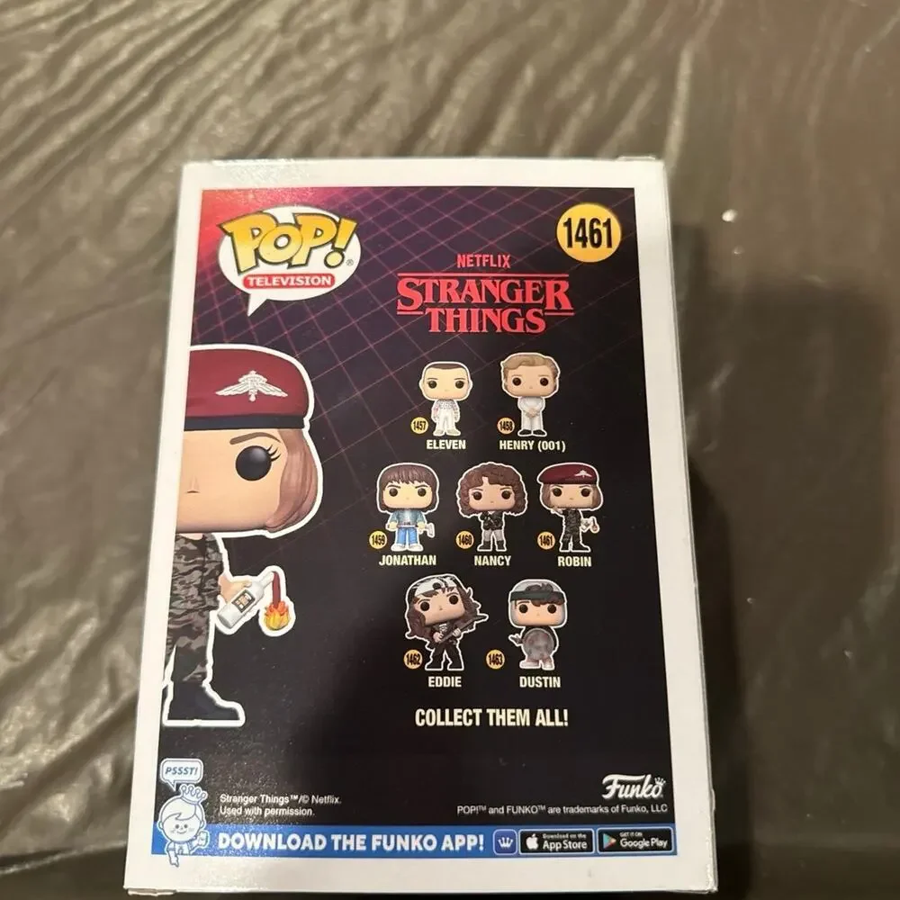 Robin stranger things funko Pop 1461. Listing #1 - Picture 3 of 6